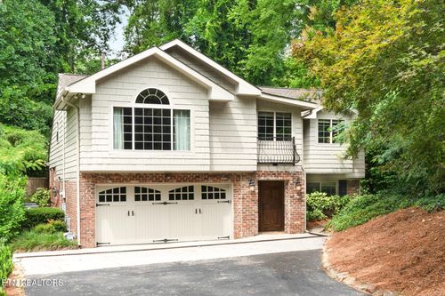 561 Noelton Dr, Knoxville, TN, 37919-7626 | Card Image