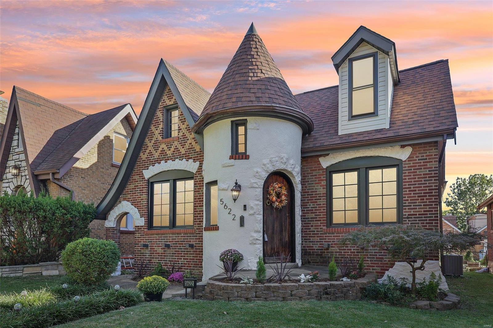 Rosa Ave, Saint Louis, MO 63109