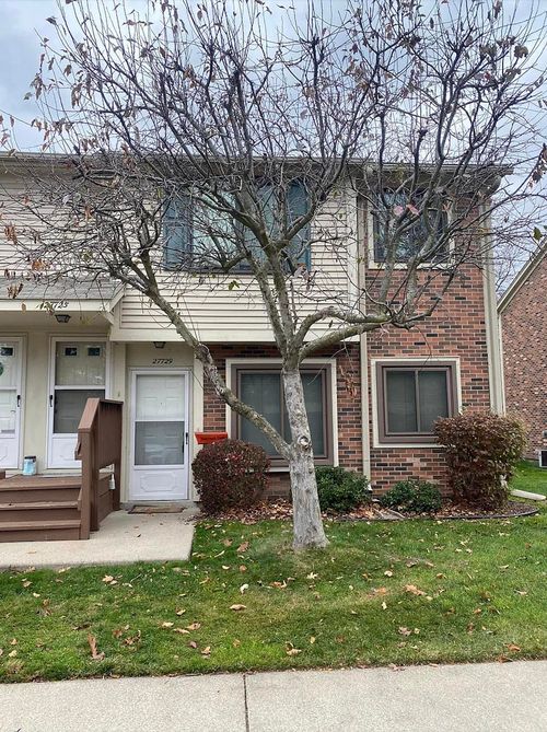 27729 Harrison Woods Ln, Harrison Township, MI, 48045-3548 | Card Image