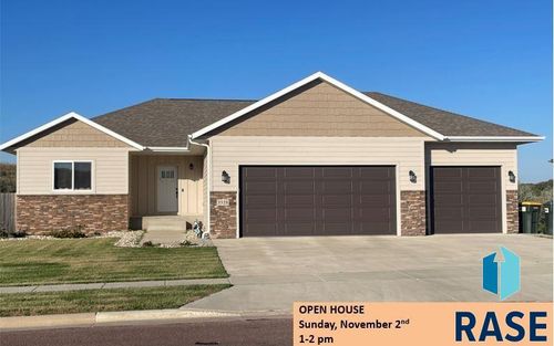 3328 E Broken Arrow St Street, Sioux Falls, SD, 57103 | Card Image