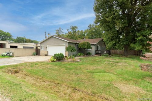 37281 Clio St, Harrison Township, MI, 48045-2607 | Card Image