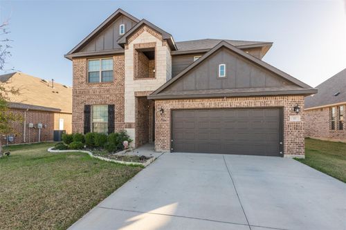 717 Seabourne Dr, Saginaw, TX, 76179-2649 | Card Image