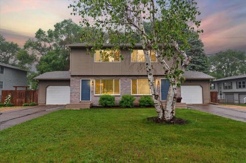 751 Sandhill Point Rd, Hudson, WI, 54016-9536 | Card Image