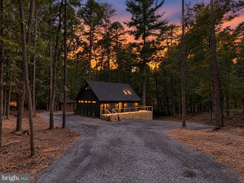 132 Algonquin Trl, HEDGESVILLE, WV, 25427-5568 | Card Image