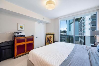 401 - 488 Ne 18th St, Condo with 2 bedrooms, 2 bathrooms and null parking in Miami FL | Image 3