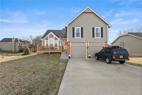 1309 Ne Chowning Dr, Kansas City, MO, 64155-1986 | Card Image