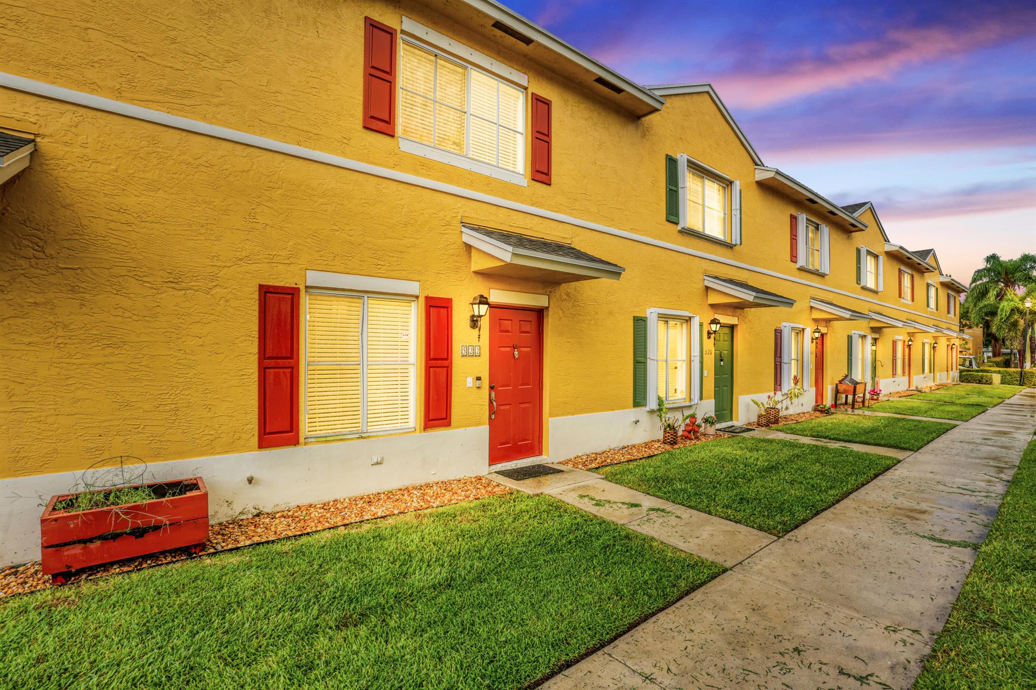 Bloxham St, Lantana, FL 33462