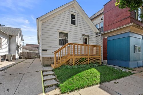 909 E Clarke St, Milwaukee, WI, 53212-3008 | Card Image