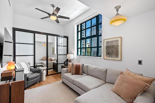 403-700 W E St, San Diego, CA, 92101 | Card Image