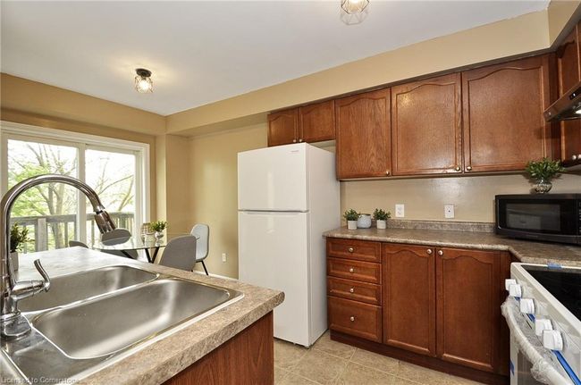 71 - 250 Ainslie St S, Townhouse with 3 bedrooms, 2 bathrooms and 2 parking in Cambridge ON | Image 8