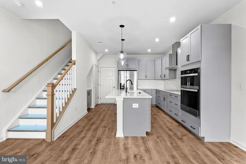 43841 Venetian Sq, Ashburn, VA, 20147-4676 | Card Image