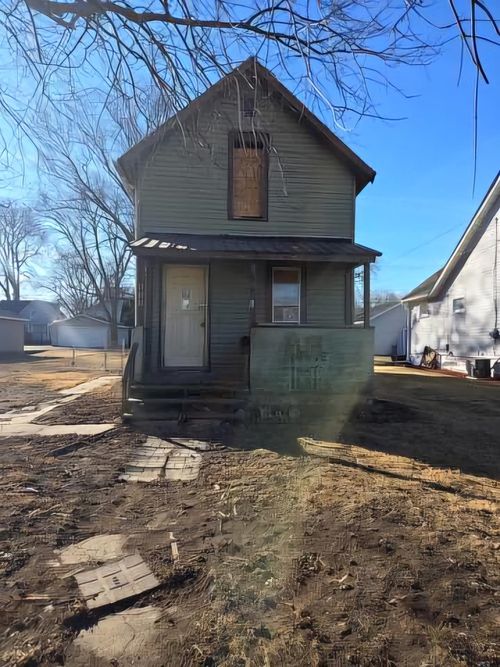 909 W 6th St, STERLING, IL, 61081-3215 | Card Image