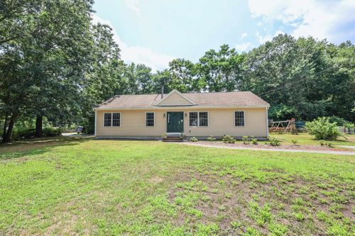 22 Cove St, Goffstown, NH, 03045-2678 | Card Image