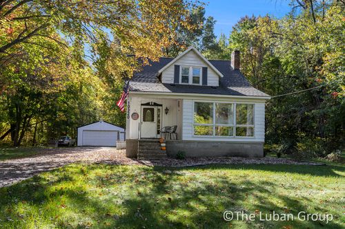 10320 Fillmore St, Zeeland, MI, 49464-9773 | Card Image