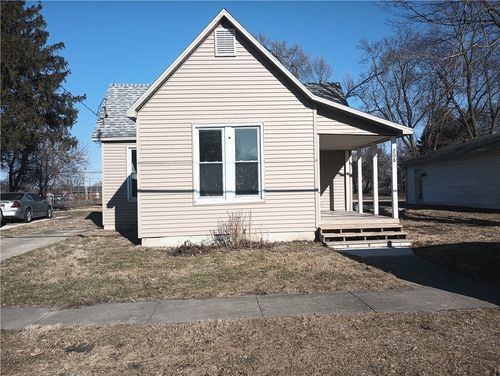 208 S H St, Tilton, IL, 61833-7825 | Card Image