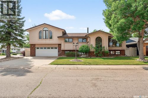 80 Bluebell Cres, Moose Jaw, SK, S6J1A2 | Card Image