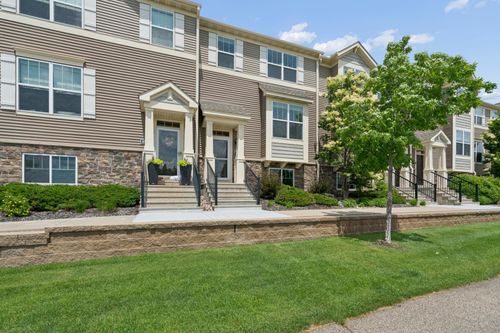 8967 Sw Village Loop, Chanhassen, MN, 55317-8589 | Card Image