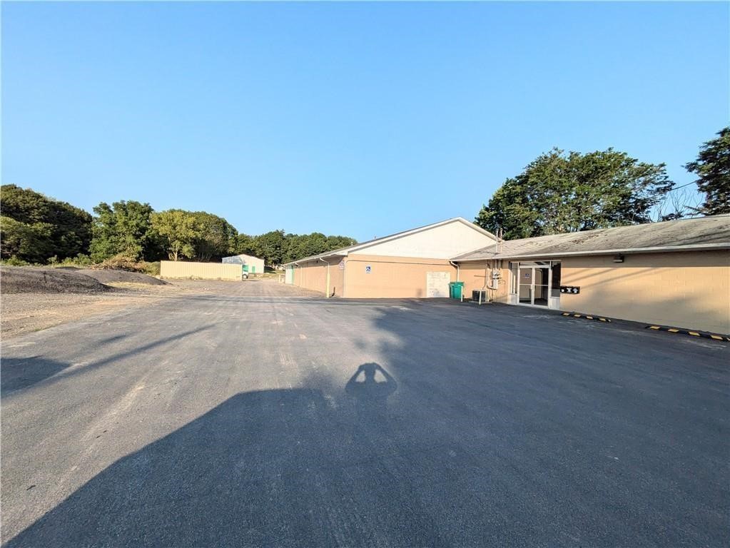 Commercial Lease in Caledonia 3