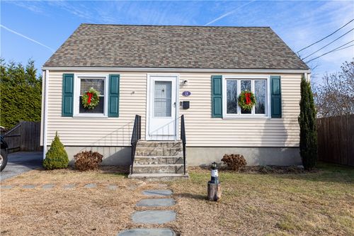 18 Malden Street, Cranston, RI, 02910 | Card Image