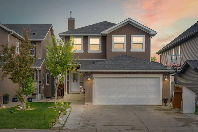104 Saddlecrest Green Ne, House detached with 5 bedrooms, 3 bathrooms and 4 parking in Calgary AB | Image 1