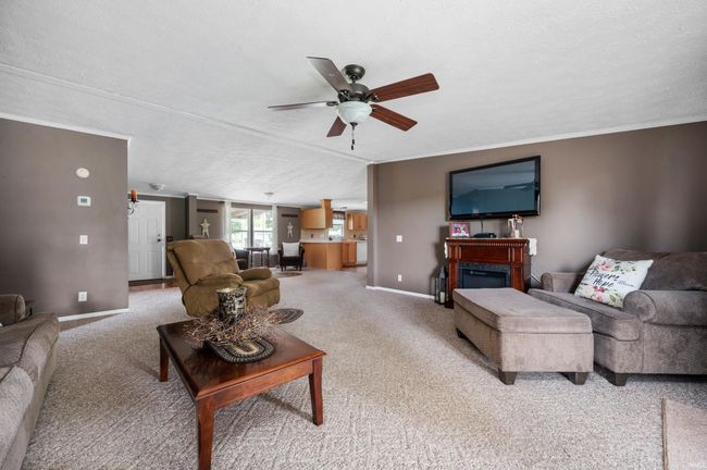 317 N Walnut St, House other with 4 bedrooms, 2 bathrooms and null parking in Mount Summit IN | Image 10