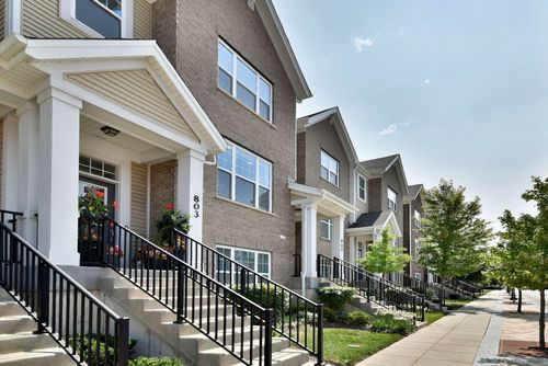 803 Lee St, Des Plaines, IL, 60016-6407 | Card Image
