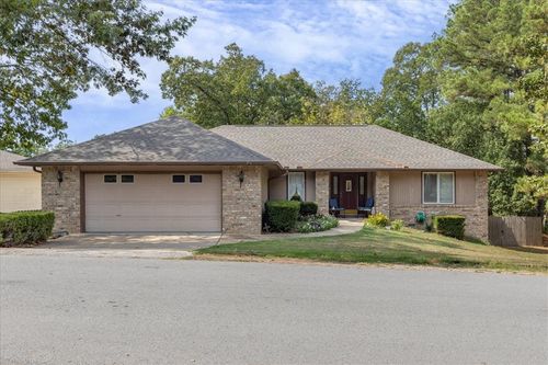 2 Penzance Dr, Bella Vista, AR, 72714-1725 | Card Image
