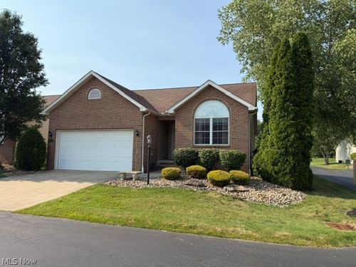 130 Royal Troon Dr Se, Warren, OH, 44484-4667 | Card Image