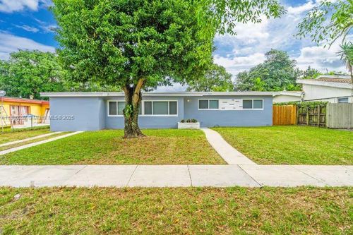 17621 Ne 7th Ave, Miami, FL, 33162-2023 | Card Image