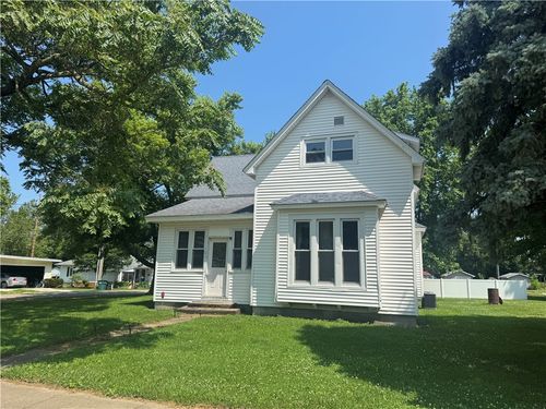 101 W Woodyard Ave, Ridge Farm, IL, 61870-9466 | Card Image