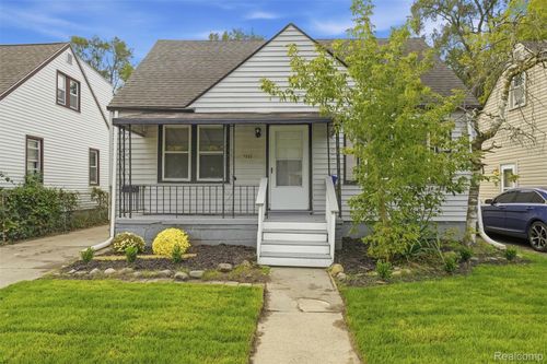 7552 Westminster Ave, Warren, MI, 48091-4888 | Card Image