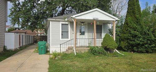 22751 Piper Ave, Eastpointe, MI, 48021-1731 | Card Image