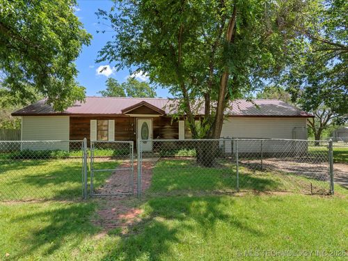 1136 S Maple Ave, Bartlesville, OK, 74003-3837 | Card Image