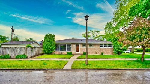 7625 Karlov Ave, Skokie, IL, 60076-3730 | Card Image