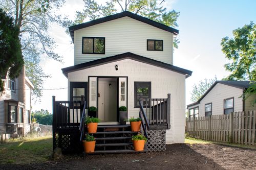 3785 Willow Dr Ne, Grand Rapids, MI, 49525-2142 | Card Image
