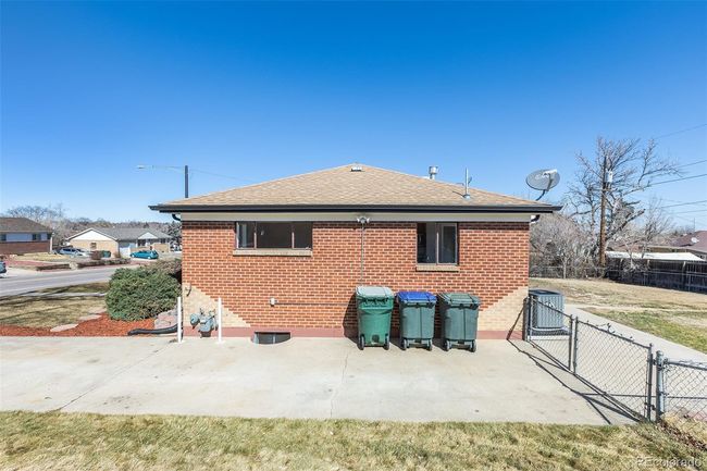 10454 Grant Dr, House other with 4 bedrooms, 2 bathrooms and 3 parking in Northglenn CO | Image 39