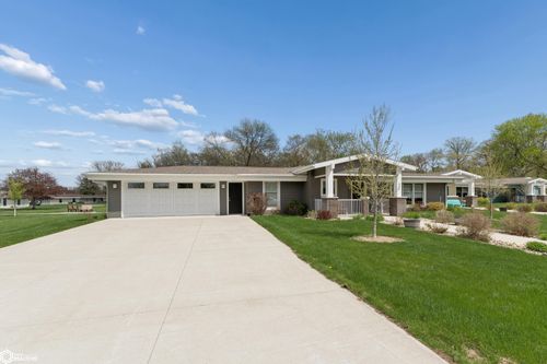 401 Oak Hill Ct, Clear Lake, IA, 50428-8684 | Card Image