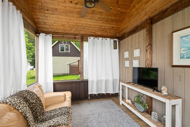 4350 Armitage Ave, House other with 3 bedrooms, 2 bathrooms and 6 parking in Dunrobin ON | Image 27