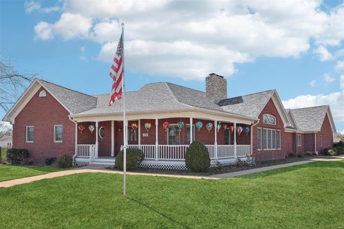 900 Deer Circle Dr, Carlyle, IL, 62231-6814 | Card Image