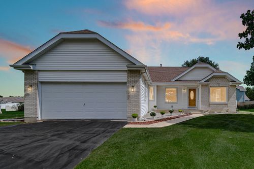 8535 Taney St, Merrillville, IN, 46410-6933 | Card Image