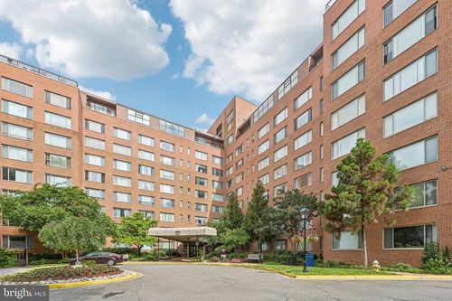 apt-810-1111 Arlington Blvd, ARLINGTON, VA, 22209-3206 | Card Image