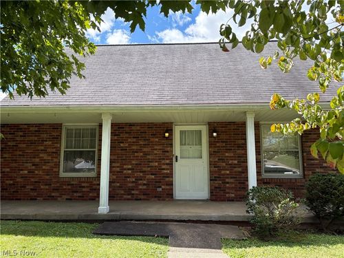 111 Marie Ave, Weirton, WV, 26062-2918 | Card Image