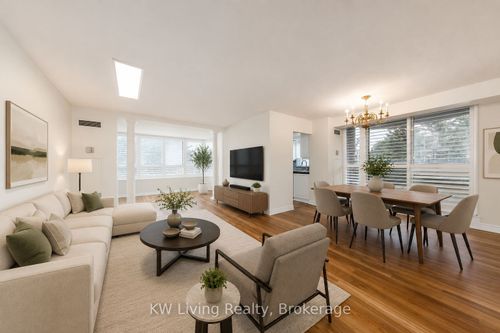 210-33 Weldrick Rd E, Richmond Hill, ON, L4C8W4 | Card Image
