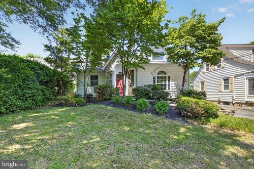 4415 Bradley Ln, CHEVY CHASE, MD, 20815-5230 | Card Image