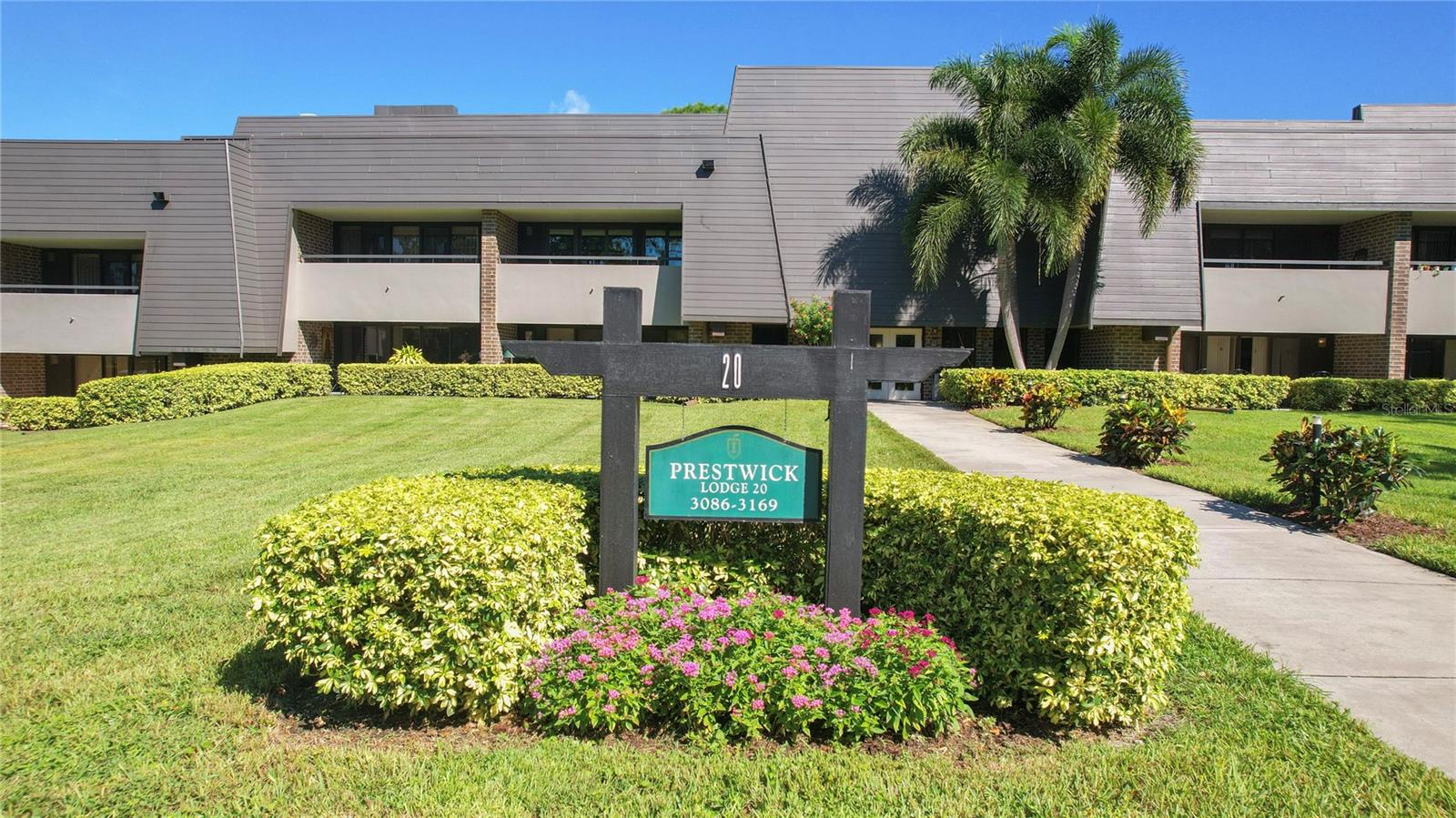 Residential in PALM HARBOR