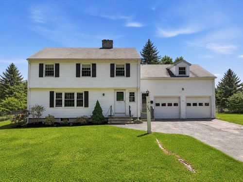 232 Grove St, Paxton, MA, 01612-1145 | Card Image