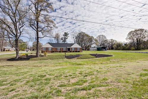 4701 Liberty Rd, Greensboro, NC, 27406-8617 | Card Image
