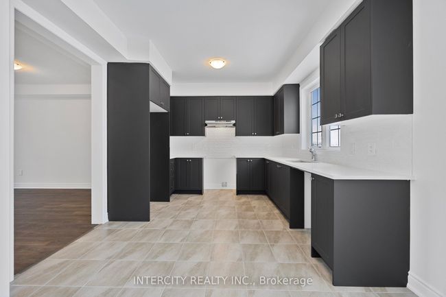 3 Avalon Dr, House attached with 3 bedrooms, 3 bathrooms and 1 parking in Wasaga Beach ON | Image 13