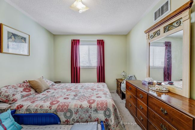 164 Dixon Dr, House other with 4 bedrooms, 3 bathrooms and 2 parking in Milton ON | Image 25