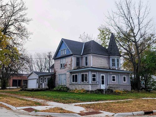 1102 Lake St, Emmetsburg, IA, 50536-1741 | Card Image